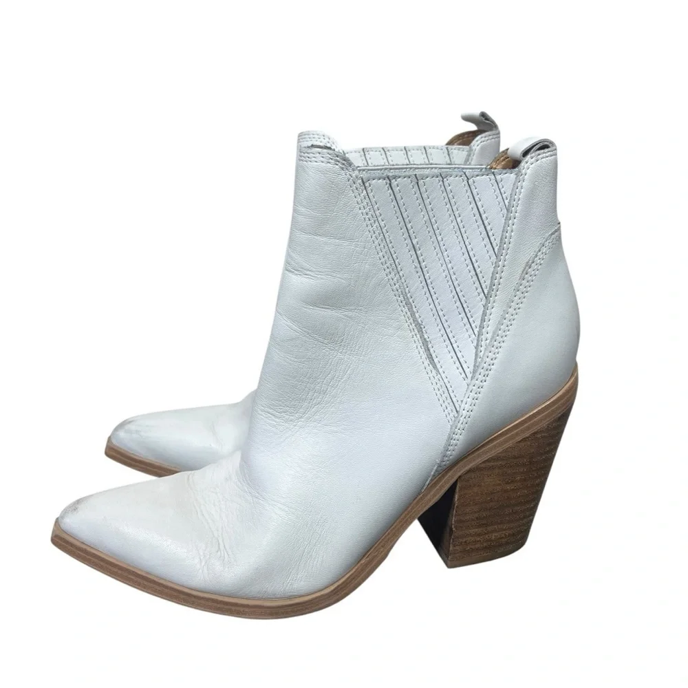 Marc Fisher Womens Gadri White Leather Pointed Toe Heeled Booties Size 9 Boho